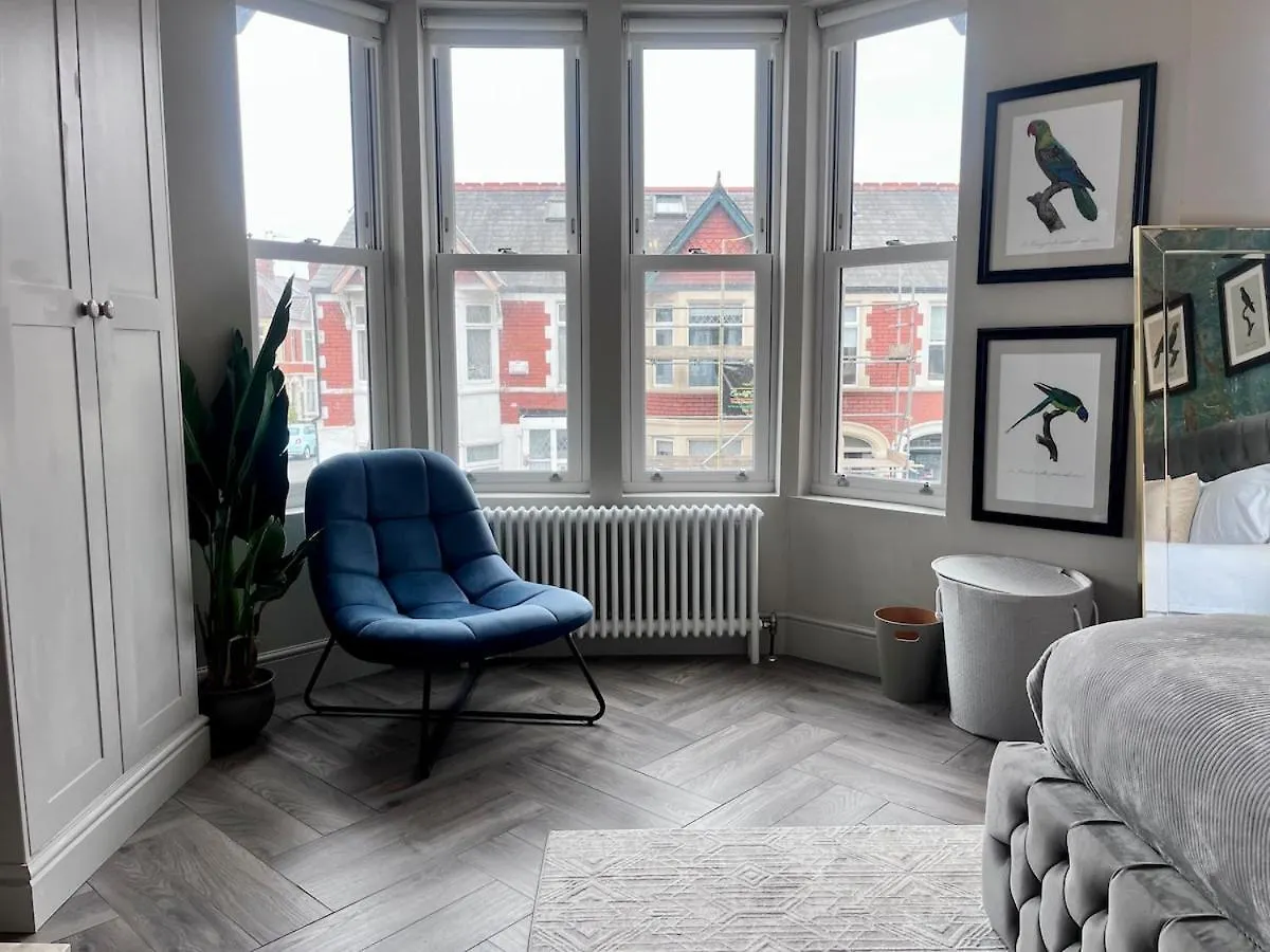 Holiday home Modern, Spacious, And Elegant Four Bedroom Home Cardiff