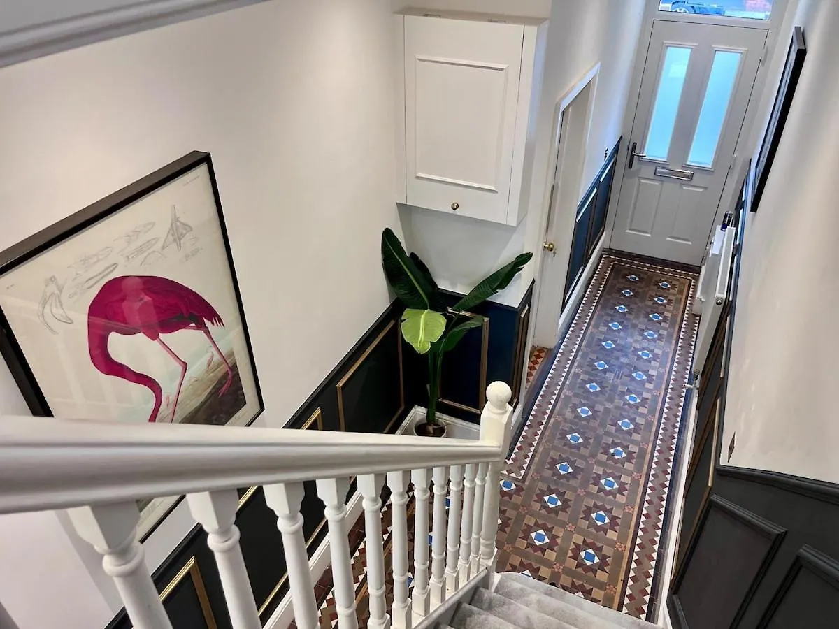 Hébergement de vacances Modern, Spacious, And Elegant Four Bedroom Home Cardiff